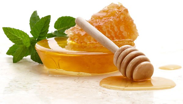 cách trị mụn trứng cá bằng mật ong