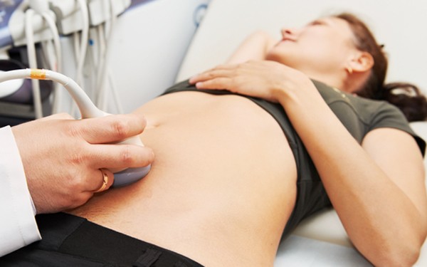 Theo dõi và tái khám tại bệnh viện phụ sản