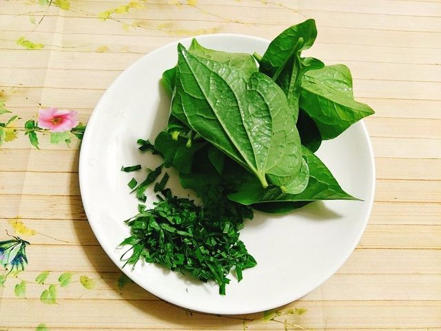 Chữa bệnh viêm phụ khoa bằng lá lốt