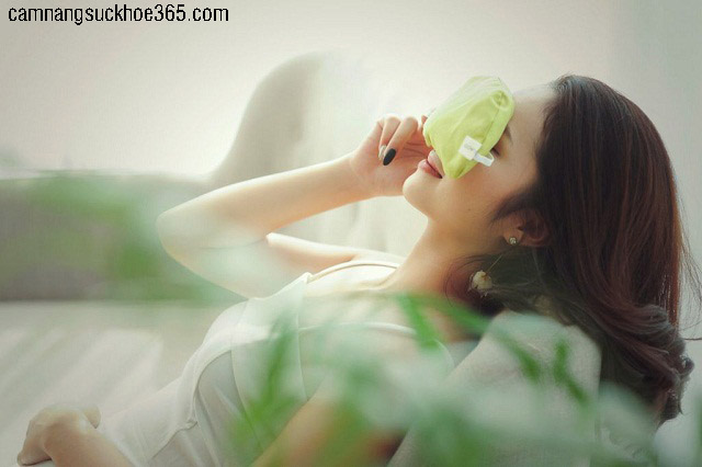 bị ngứa khóe mắt do đâu? Biểu hiện bệnh gì?
