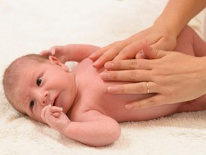 điều trị chàm sữa cho trẻ