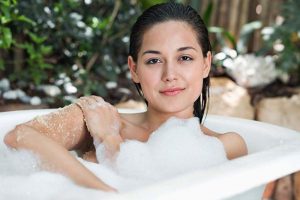 tắm đúng cách khi bị nổi mề đay 