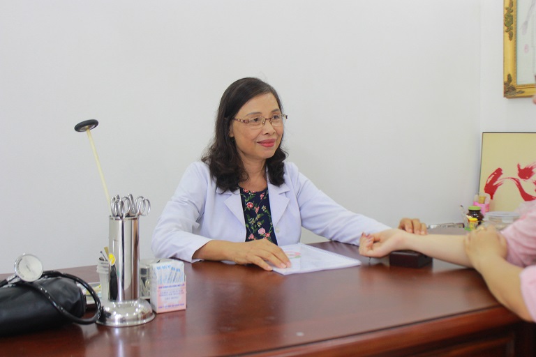 Ts bs Nguyễn Thị Thư: Nguyên Viện trưởng Viện Y dược học dân tộc TP. HCM.