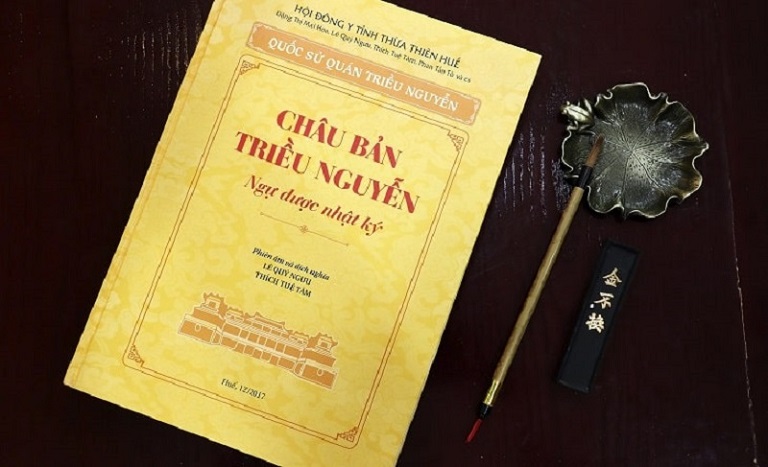 Cuốn sách Châu Bản triều Nguyễn