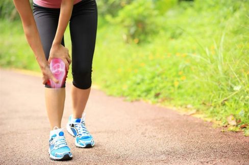 Thoái hóa khớp gối có nên đi bộ không