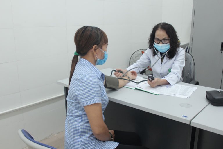 Bác sĩ CKII Lê Thị Phương là vị danh y có hơn 40 kinh nghiệm khám chữa bệnh