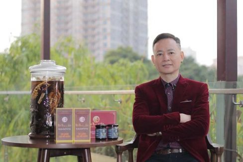 Nghệ sĩ Tùng Dương tiết lộ bí quyết hết yếu sinh lý, lấy lại bản lĩnh đỉnh cao tuổi Ngũ tuần