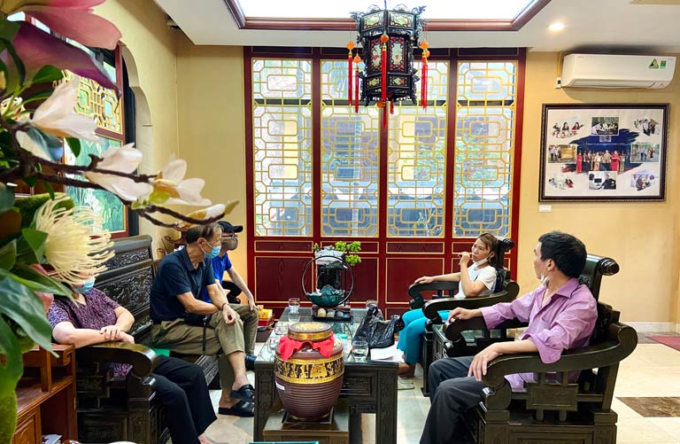 Khách hàng thăm khám dạ dày tại Nhất Nam Y Viện